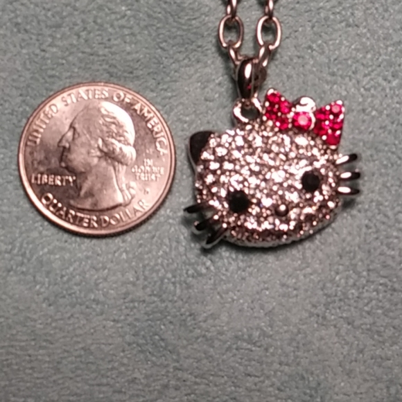 Hello Kitty Necklace - Picture 5 of 5